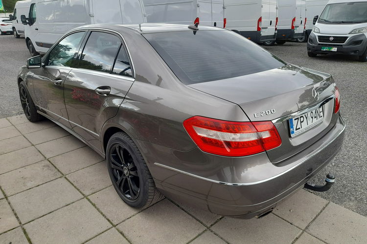 Mercedes E 200 Zarejestrowany I ubezpieczony zdjęcie 5