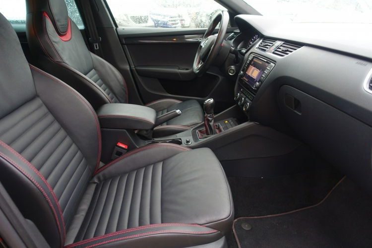 Skoda Octavia Rezerwacja - 100% org. lakier VRS - 230KM zdjęcie 13