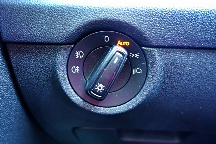 Skoda Octavia Rezerwacja - 100% org. lakier VRS - 230KM zdjęcie 16