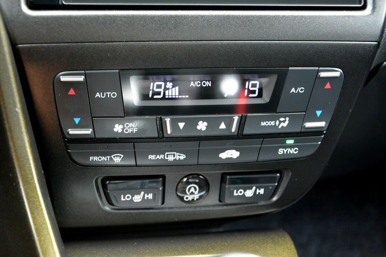 Honda Civic 1.8i-VTEC(142KM)Lift Biała Perła Ledy Xenon Navi Kamera 2xParktronic zdjęcie 30