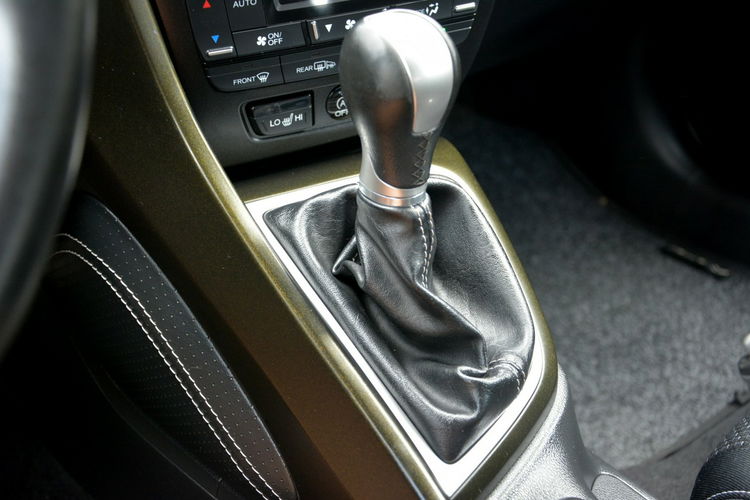 Honda Civic 1.8i-VTEC(142KM)Lift Biała Perła Ledy Xenon Navi Kamera 2xParktronic zdjęcie 31
