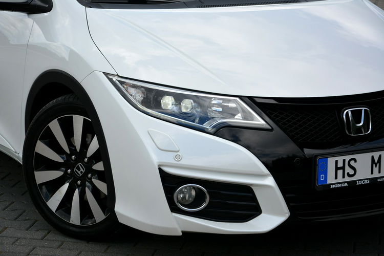 Honda Civic 1.8i-VTEC(142KM)Lift Biała Perła Ledy Xenon Navi Kamera 2xParktronic zdjęcie 8