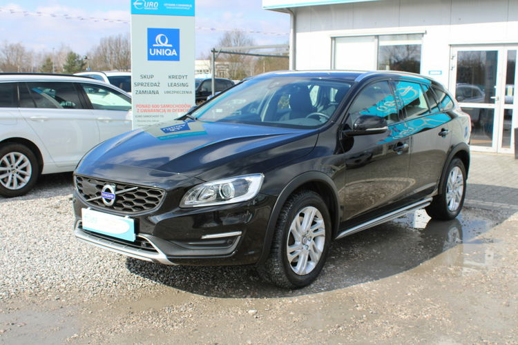 Volvo V60 Cross Country Momentum 190HP F-vat SalonPL Navi zdjęcie 1