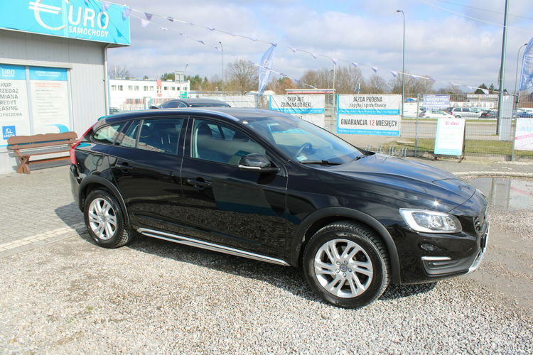 Volvo V60 Cross Country Momentum 190HP F-vat SalonPL Navi zdjęcie 4