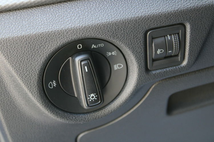 Skoda Scala TSI Active F-vat SalonPL Gwarancja lane assist zdjęcie 17