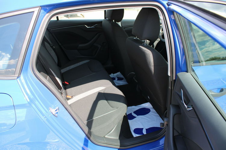 Skoda Scala TSI Active F-vat SalonPL Gwarancja lane assist zdjęcie 23
