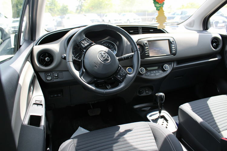 Toyota Yaris Hybrid Premium F-vat Salon Polska Gwarancja zdjęcie 14