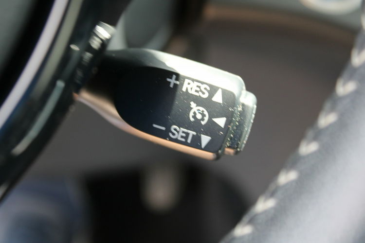 Toyota Yaris Hybrid Premium F-vat Salon Polska Gwarancja zdjęcie 23