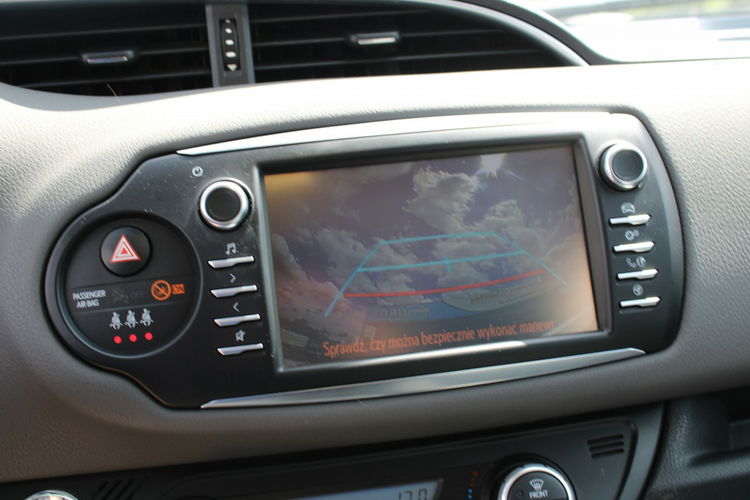 Toyota Yaris Hybrid Premium F-vat Salon Polska Gwarancja zdjęcie 28
