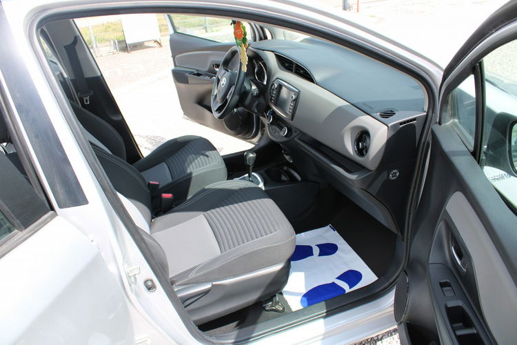 Toyota Yaris Hybrid Premium F-vat Salon Polska Gwarancja zdjęcie 31