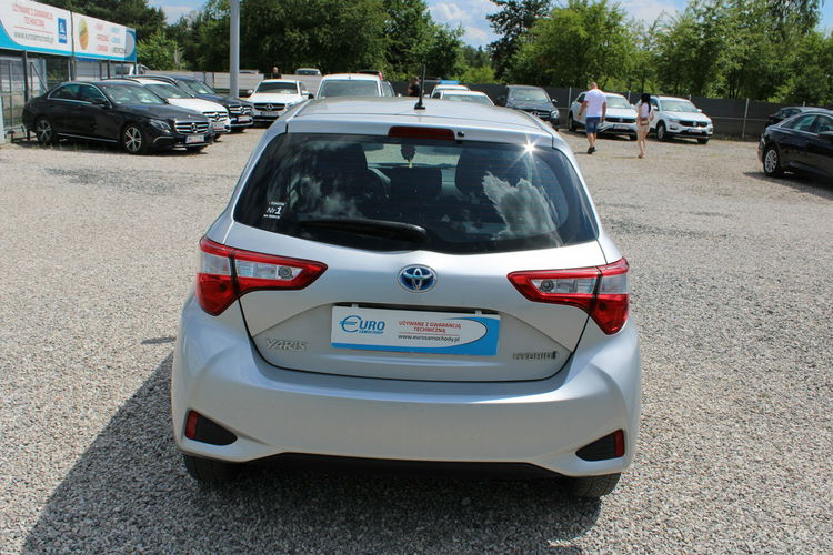 Toyota Yaris Hybrid Premium F-vat Salon Polska Gwarancja zdjęcie 6