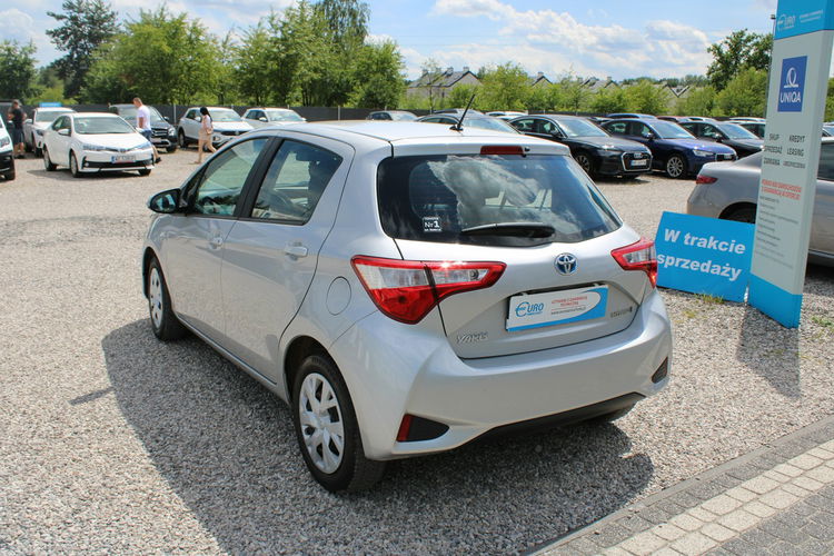 Toyota Yaris Hybrid Premium F-vat Salon Polska Gwarancja zdjęcie 7