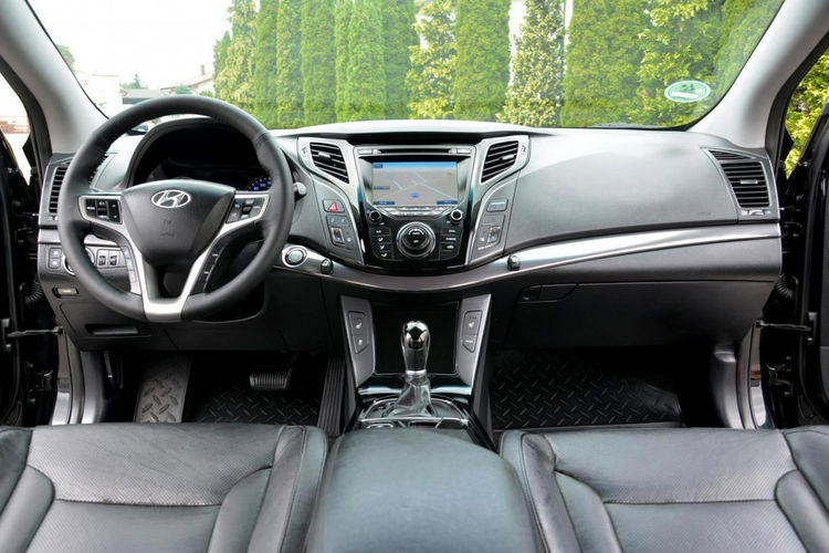 Hyundai i40 Premium Skóry Ledy Duza Navi Keyless go Kamera 2xParktronic zdjęcie 25