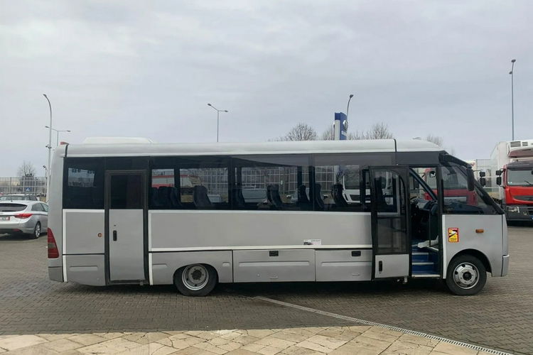 Mercedes Mediano Mediano 814 D, Vario.33 Miejsca, Szeroko Kadłubowy, Turystystyczny zdjęcie 6