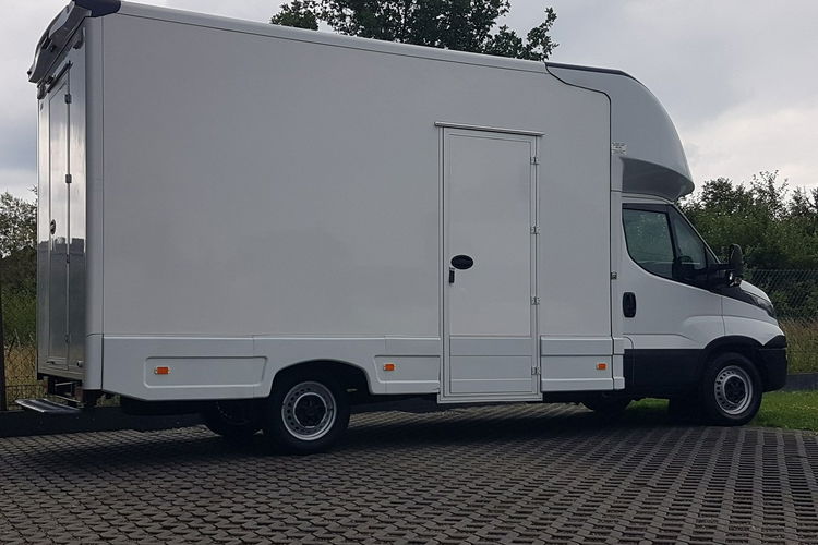 Iveco Daily KONTENER NISKOPODŁOGOWY 4.31x2.24x2.42 SKLEP KAMPER KLIMA FOODTRUCK zdjęcie 37