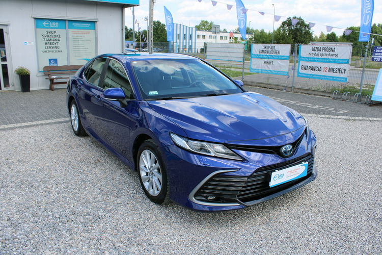 Toyota Camry 2.5 Hybrid e-CTV Comfort F-vat Kamera Gwarancja zdjęcie 3