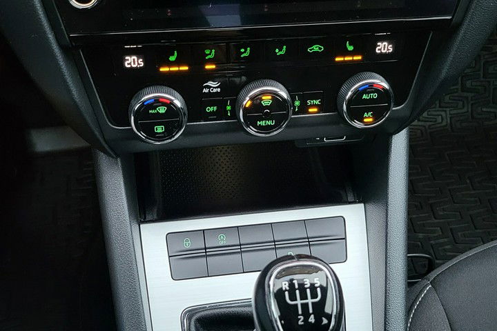 Skoda Octavia 2020 Tylko Salon Polska 1Właściciel BEZWYPADKOWY zdjęcie 7