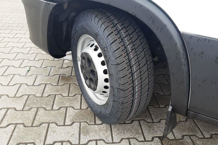 IVECO DAILY 35S 16 zdjęcie 9