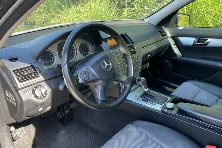 Mercedes C 180 Bardzo zadbana - 100% oryginalny przebieg.NOWY ROZRZĄD zdjęcie 10