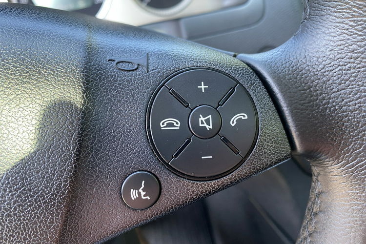 Mercedes C 180 Bardzo zadbana - 100% oryginalny przebieg.NOWY ROZRZĄD zdjęcie 15