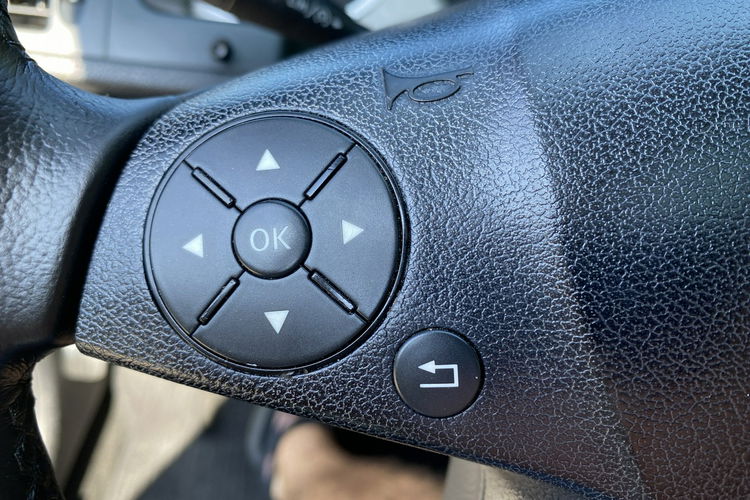 Mercedes C 180 Bardzo zadbana - 100% oryginalny przebieg.NOWY ROZRZĄD zdjęcie 19