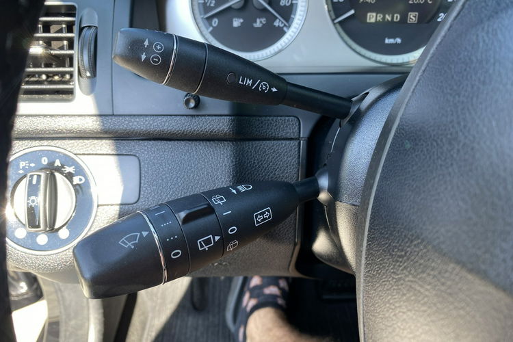 Mercedes C 180 Bardzo zadbana - 100% oryginalny przebieg.NOWY ROZRZĄD zdjęcie 20