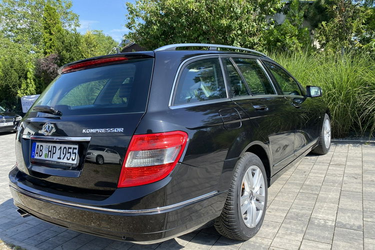 Mercedes C 180 Bardzo zadbana - 100% oryginalny przebieg.NOWY ROZRZĄD zdjęcie 24