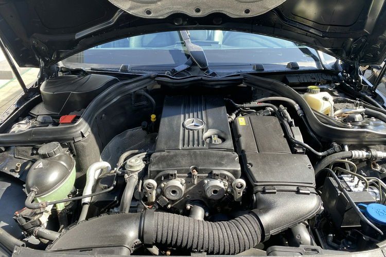 Mercedes C 180 Bardzo zadbana - 100% oryginalny przebieg.NOWY ROZRZĄD zdjęcie 32