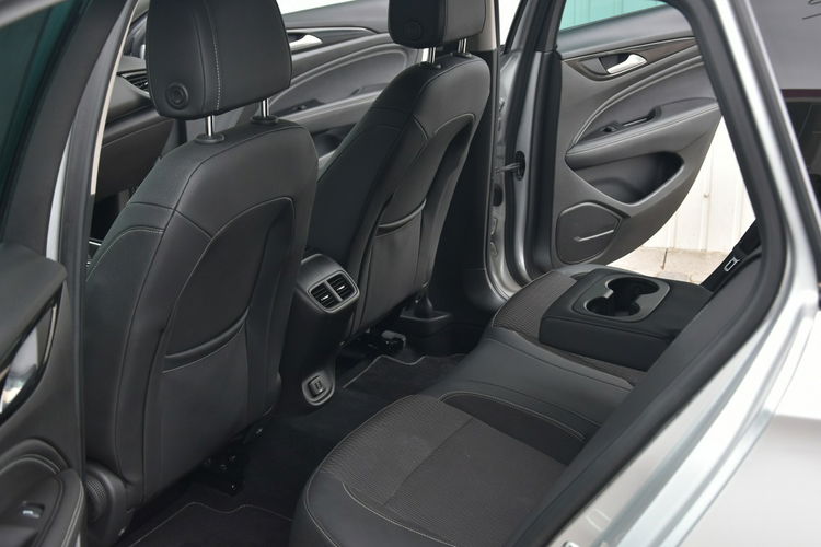 Opel Insignia 2.0CDTi 170KM Manual 2017r. FullLED Kamera 2xPDC Climatronic el. klapa zdjęcie 32