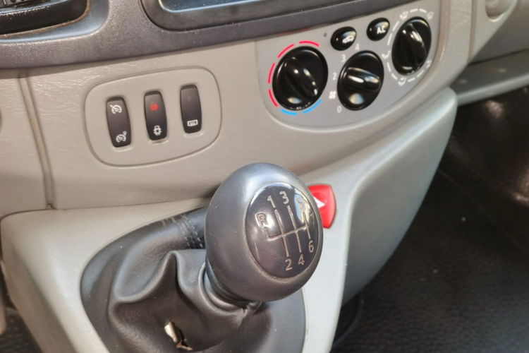 Renault Trafic Klima Regały Hak zdjęcie 10