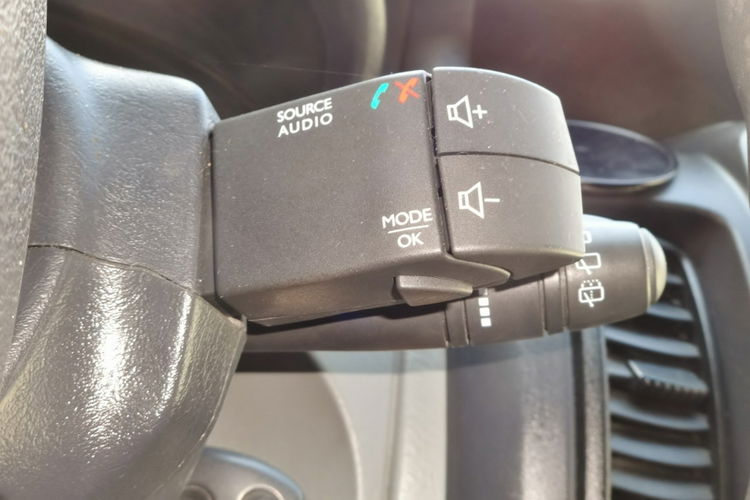 Renault Trafic Klima Regały Hak zdjęcie 16