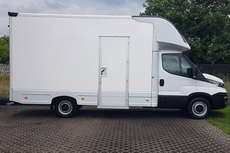 Iveco Daily KONTENER NISKOPODŁOGOWY 4.31x2.24x2.43 SKLEP KAMPER KLIMA FOODTRUCK zdjęcie 12