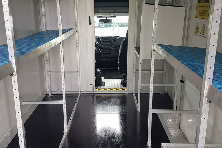 Iveco Daily KONTENER NISKOPODŁOGOWY 4.31x2.24x2.43 SKLEP KAMPER KLIMA FOODTRUCK zdjęcie 17