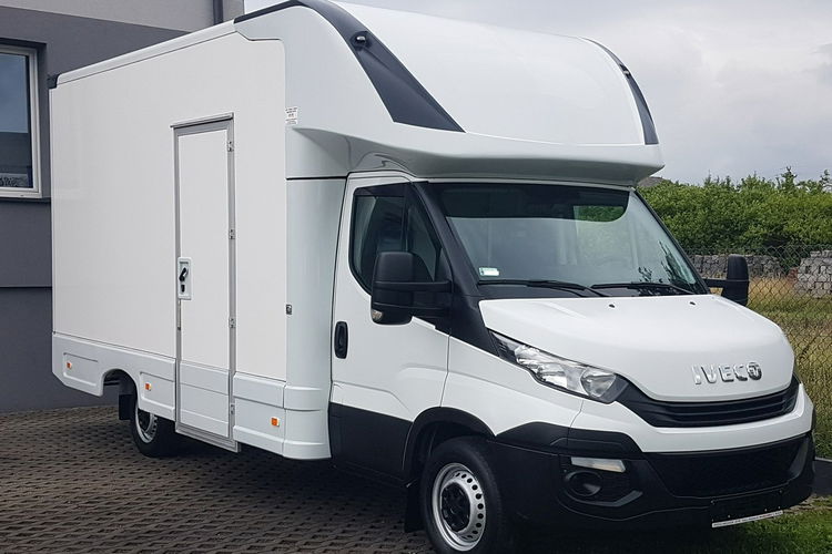 Iveco Daily KONTENER NISKOPODŁOGOWY 4.31x2.24x2.43 SKLEP KAMPER KLIMA FOODTRUCK zdjęcie 2