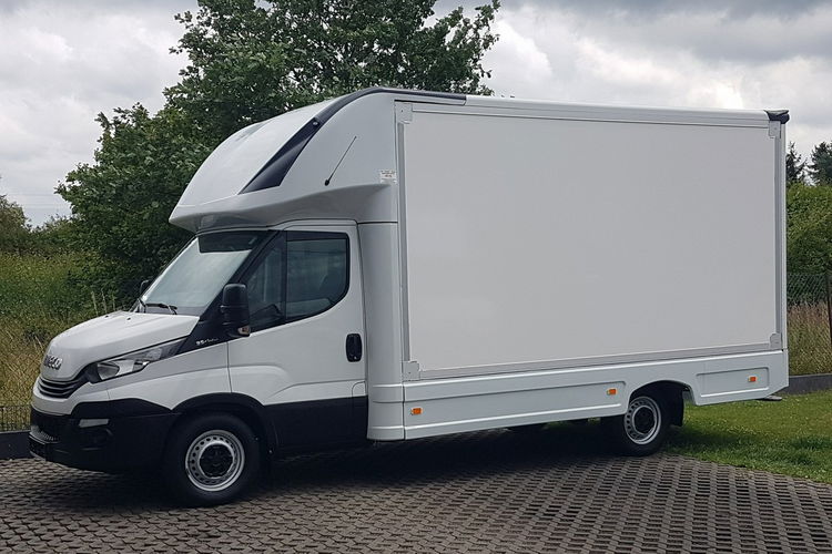 Iveco Daily KONTENER NISKOPODŁOGOWY 4.31x2.24x2.43 SKLEP KAMPER KLIMA FOODTRUCK zdjęcie 2