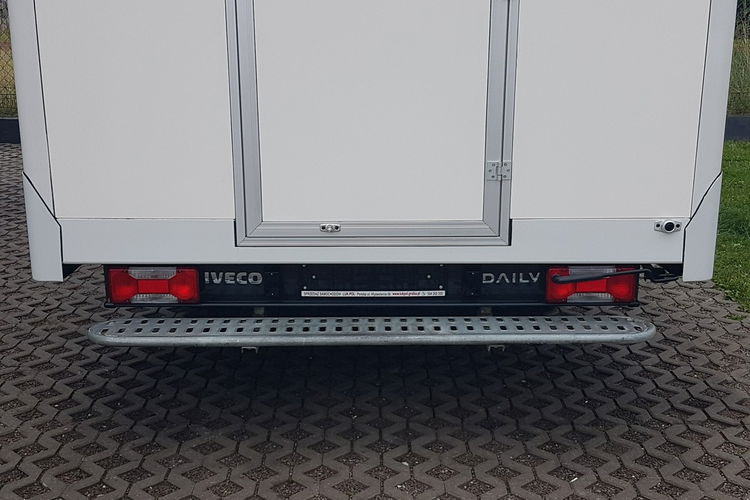 Iveco Daily KONTENER NISKOPODŁOGOWY 4.31x2.24x2.43 SKLEP KAMPER KLIMA FOODTRUCK zdjęcie 21