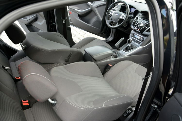 Ford Focus Titanium ST Bi-Xenon Ledy Park Assist Skóry 2xParktr Keyless go zdjęcie 17