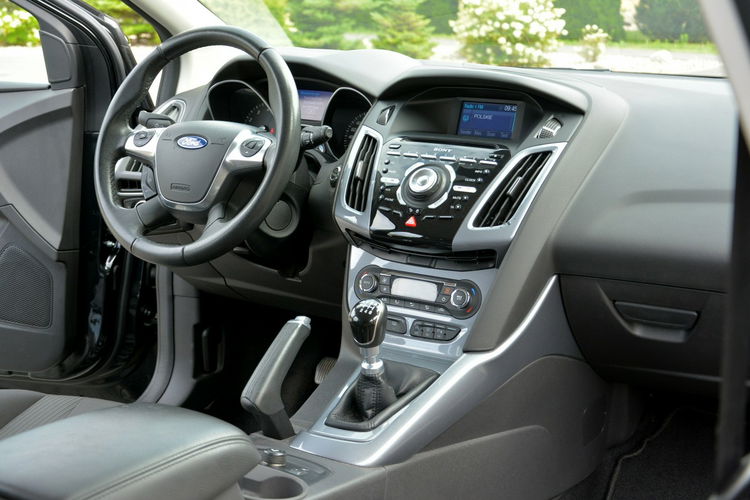 Ford Focus Titanium ST Bi-Xenon Ledy Park Assist Skóry 2xParktr Keyless go zdjęcie 18