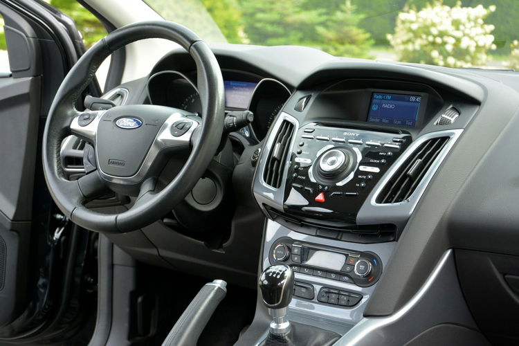 Ford Focus Titanium ST Bi-Xenon Ledy Park Assist Skóry 2xParktr Keyless go zdjęcie 19