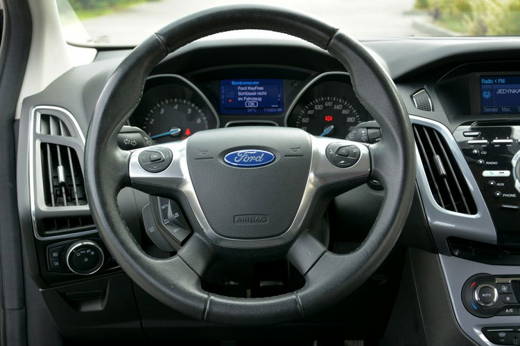 Ford Focus Titanium ST Bi-Xenon Ledy Park Assist Skóry 2xParktr Keyless go zdjęcie 22