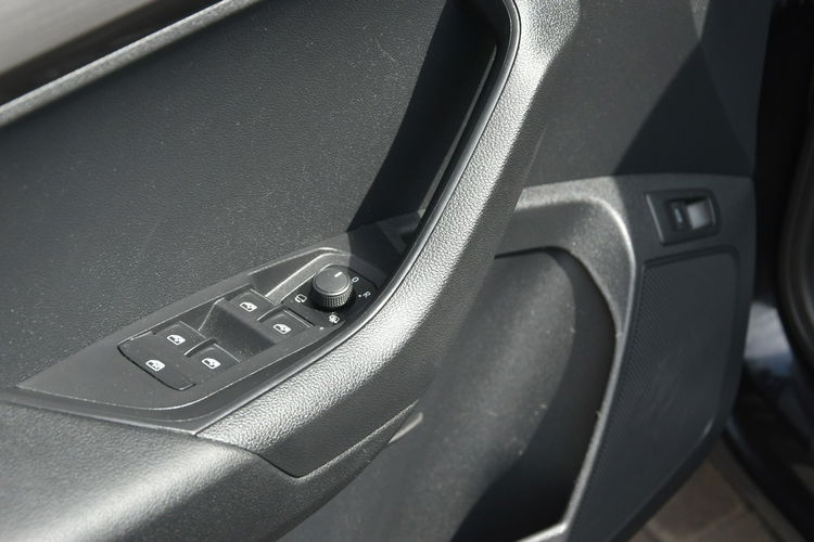 Skoda Kodiaq 1.6 TDi 115KM DSG 2019r. Climatronic NAVi Kamera 2xPDC zdjęcie 24