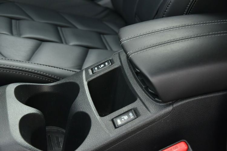 Nissan Qashqai 1.3DiG-T 160KM Tekna+ Automat 2019r. Climatronic LED Kamera360 2xPDC zdjęcie 27