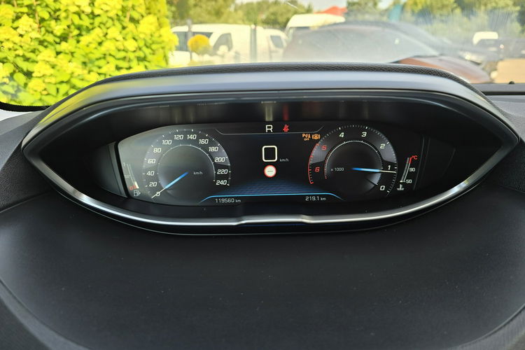 Peugeot 3008 1.5 HDi 130KM EA8 Allure Panorama / Bezwypadkowy / I-właściciel zdjęcie 21