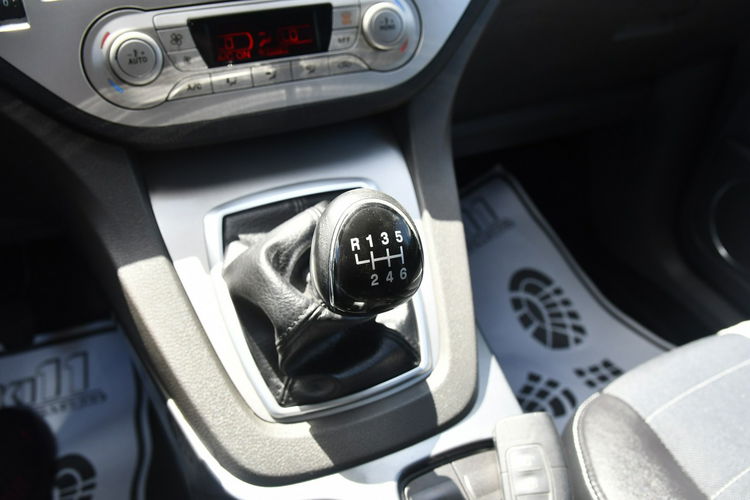 Ford Kuga 2.0tdci zdjęcie 25