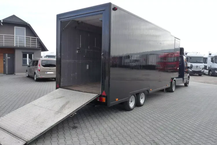 Volkswagen CRAFTER 2, 5L D / CIĄGNIK SIODŁOWY Z NACZEPĄ / zdjęcie 11