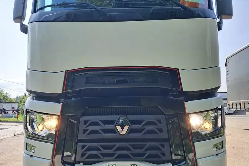 ciągnik siodłowy Renault zdjęcie 1