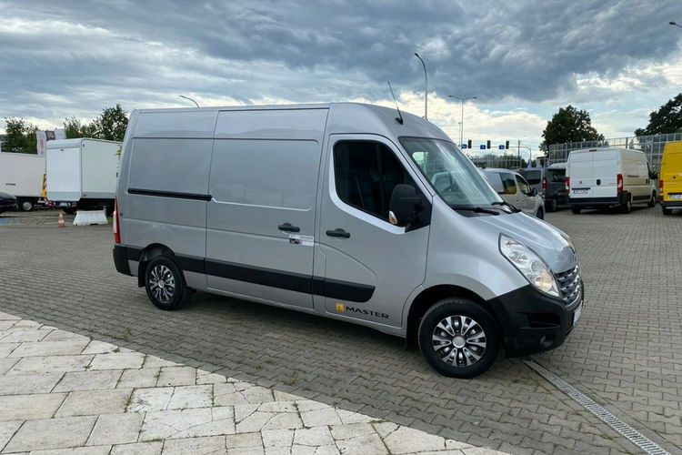 Renault Master 2.3dCi 125 / L2H3 // NAWIGACJA / PDC zdjęcie 6