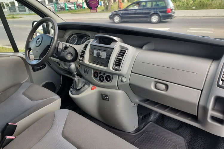 Opel Vivaro 2.0 CDTi 100KM Klimatyzacja 9 osobowy zdjęcie 19