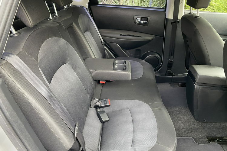 Nissan Qashqai 4X4. Zadbany Bezwypadkowy Niski oryginalny przebieg zdjęcie 11