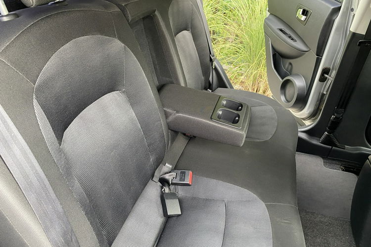 Nissan Qashqai 4X4. Zadbany Bezwypadkowy Niski oryginalny przebieg zdjęcie 12